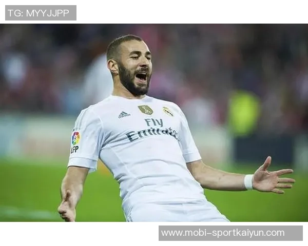 本泽马称赞齐达内执教能力并强调沙特联赛对顶级球员的需求